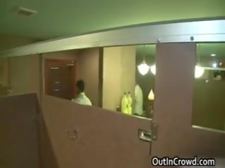 Chaps ร่วมเพศ และ การดูด ใน a ห้องน้ำ 17 โดย outincrowd